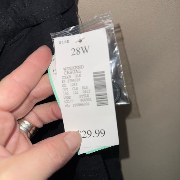 NWT Fashion Bug, black, weekend casual shorts - Picture 4 of 5